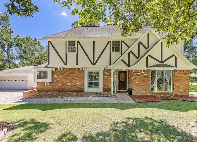 Property at 111 Rolling Hills Dr, Conroe, TX 77304, 4 beds, 2.5 baths
