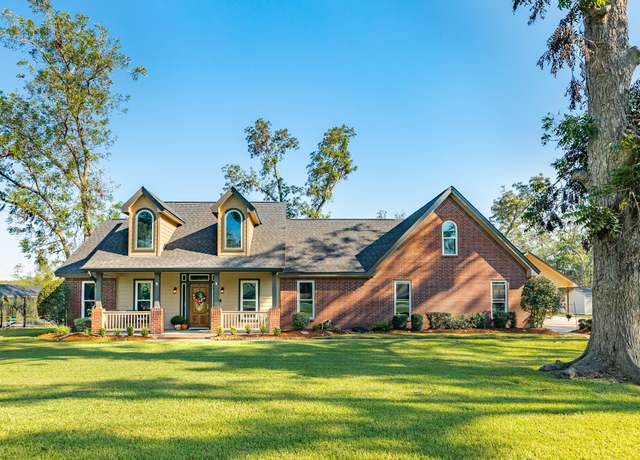 Property at 350 Pecan Estates Rd, Angleton, TX 77515, 3 beds, 2.5 baths