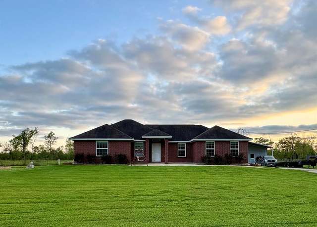 Property at 130 Pin Oak Dr, Angleton, TX 77515, 4 beds, 2 baths