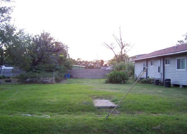 Property at 2403 Davis St, Houston, TX 77026