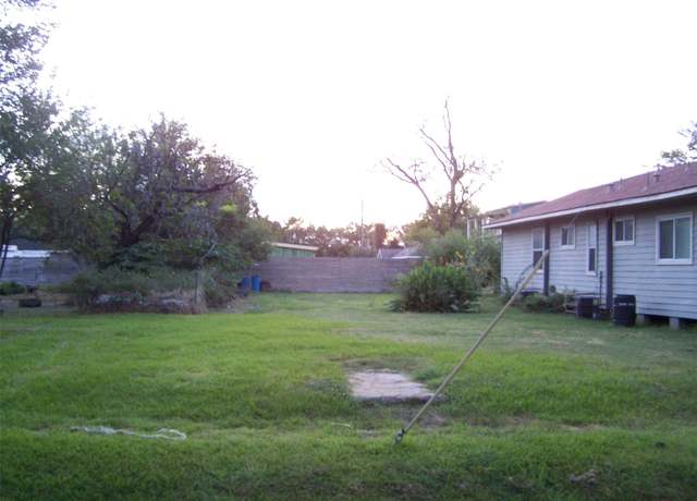 Property at 2403 Davis St, Houston, TX 77026