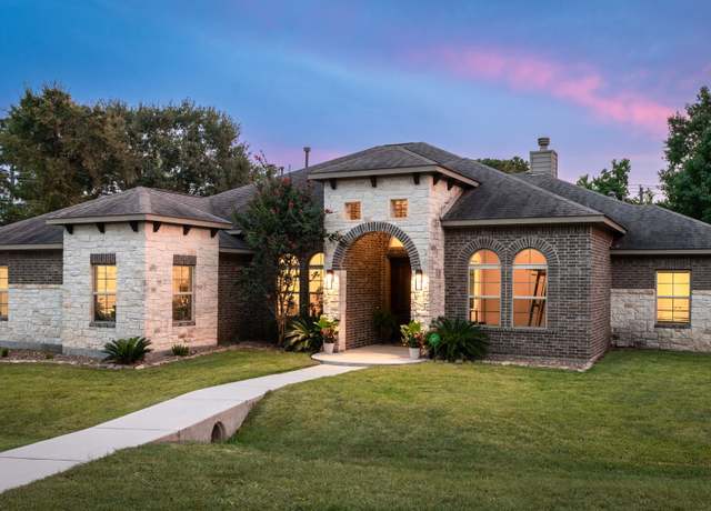 Property at 8992 Wind Jammer Ln, Montgomery, TX 77316, 4 beds, 3 baths