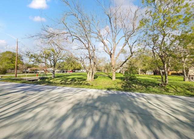 Property at 3109 Texas Ave, Dickinson, TX 77539