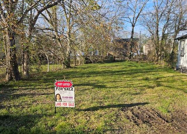 Property at 821 E 39th St, Houston, TX 77022