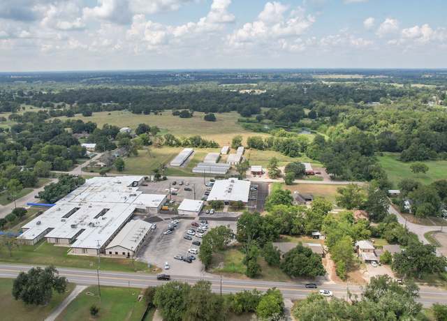 Property at 806 S Madison St, Madisonville, TX 77864