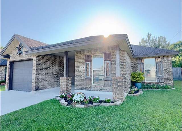 Property at 5220 Springwood Loop, Lumberton, TX 77657, 3 beds, 2 baths