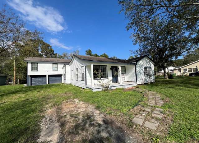 Property at 502 Independence St, Liberty, TX 77575, 4 beds, 4.5 baths