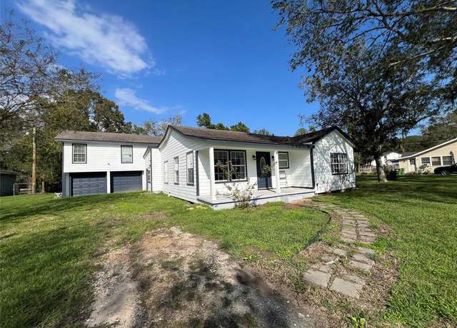 Property at 502 Independence St, Liberty, TX 77575, 4 beds, 4.5 baths