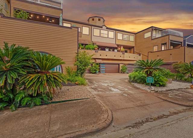 Property at 1020 Columbus St, Houston, TX 77019, 2 beds, 2.5 baths