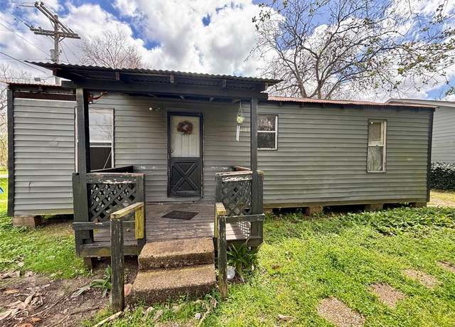 Property at 100 Upton Ln, Brazoria, TX 77422, 2 beds, 2 baths