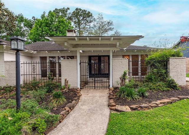 Property at 18230 Hereford Ln, Houston, TX 77058, 3 beds, 2 baths