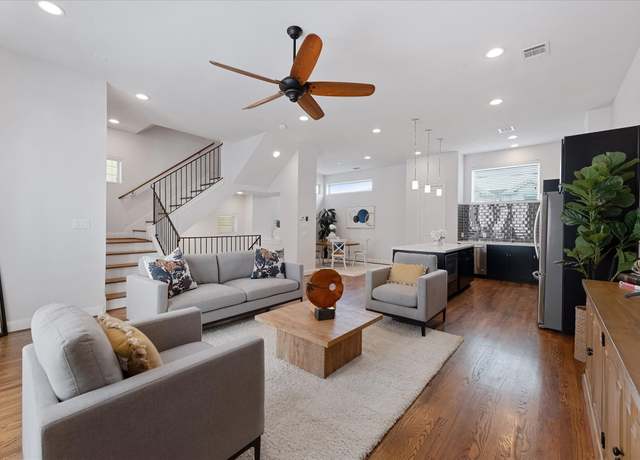 Property at 1211 Bonner St, Houston, TX 77007, 3 beds, 3.5 baths