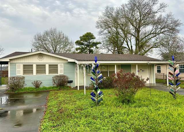 Property at 2234 6th St, Port Neches, TX 77651, 3 beds, 2 baths