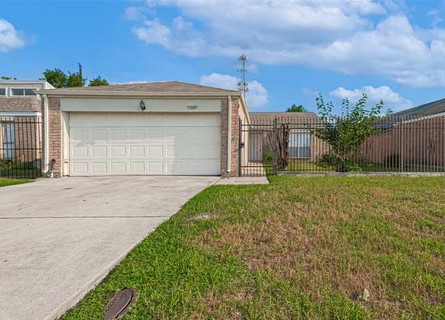 Property at 13207 Robinglen Dr, Houston, TX 77083, 3 beds, 3 baths
