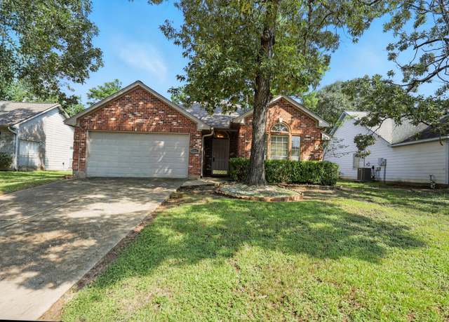 Property at 2007 Northampton Dr, Conroe, TX 77303, 3 beds, 2 baths