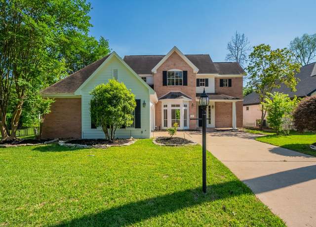 Property at 302 Woodside Ln, Montgomery, TX 77356, 3 beds, 2.5 baths