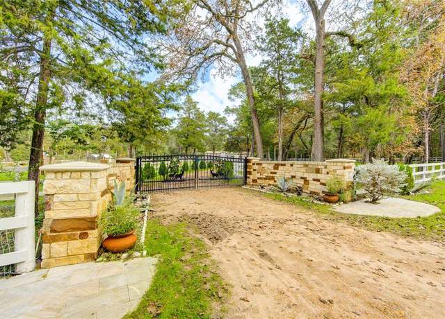 Property at 1182 Oak Crest Dr, New Ulm, TX 78950