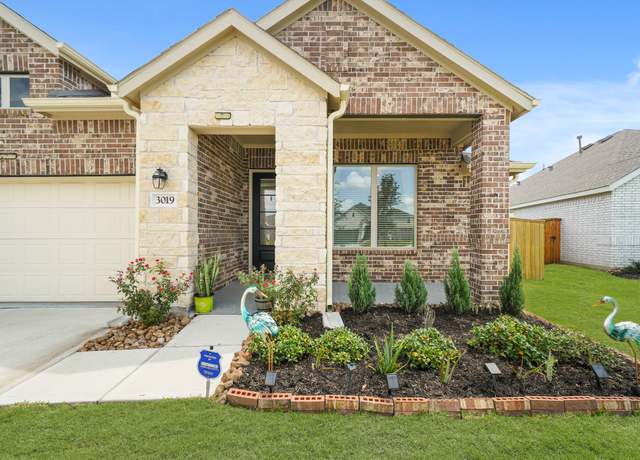 Property at 3019 Live Springs Ct, Rosenberg, TX 77471, 4 beds, 2 baths