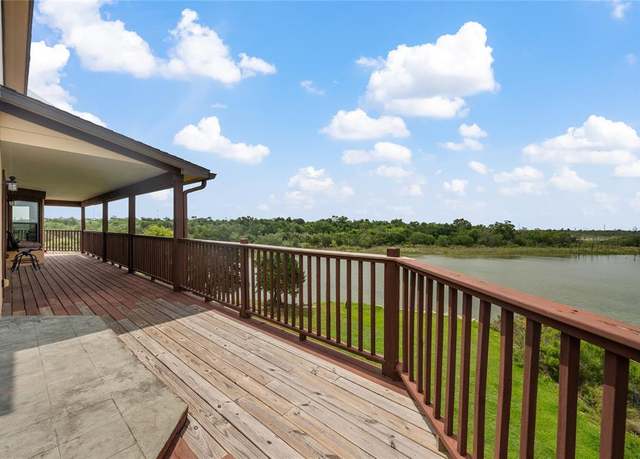 Property at 303 Winkler St, Baytown, TX 77520, 3 beds, 2.5 baths