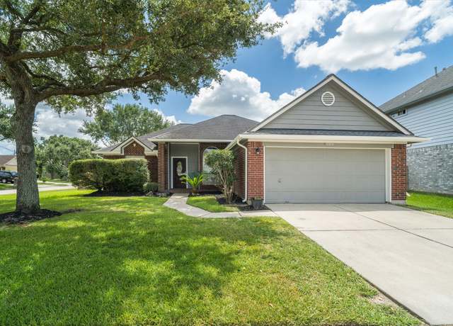 Property at 17014 Sailors Moon Ct, Friendswood, TX 77546, 3 beds, 2 baths