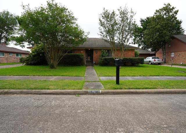 Property at 1501 N Park Side Dr, Deer Park, TX 77536, 4 beds, 2 baths