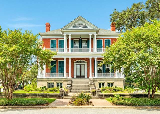 Property at 1428 Ball, Galveston, TX 77550, 5 beds, 3.5 baths