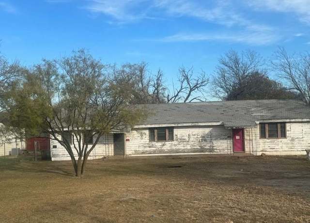 Property at 5674 Kiel Ln, Wichita Falls, TX 76305, 3 beds, 2 baths