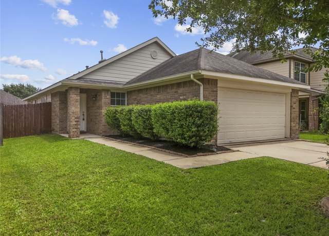 Property at 11007 View Pointe Ln, Houston, TX 77034, 4 beds, 2 baths