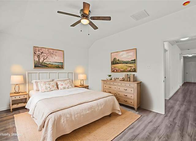 Property at 11007 View Pointe Ln, Houston, TX 77034, 4 beds, 2 baths