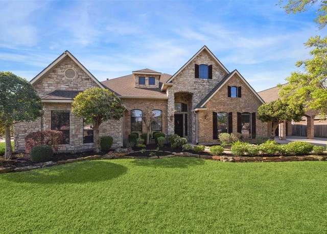 Property at 2202 Lakeway Dr, Friendswood, TX 77546, 4 beds, 3.5 baths