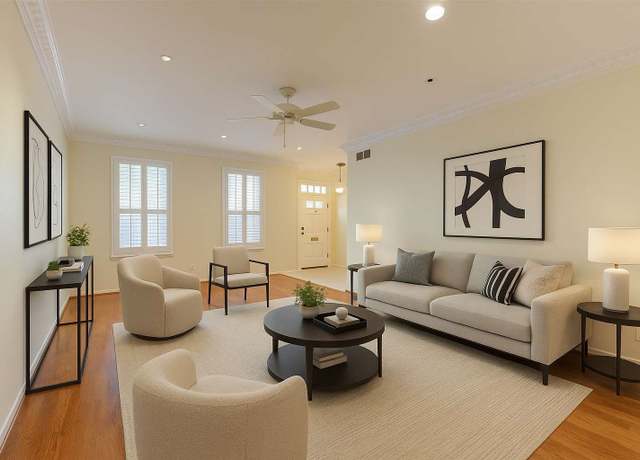 Property at 3660 Lake St, Houston, TX 77098, 2 beds, 2.5 baths