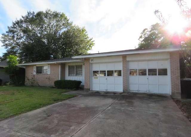 Property at 5111 Foster Ave, Groves, TX 77619, 3 beds, 2 baths