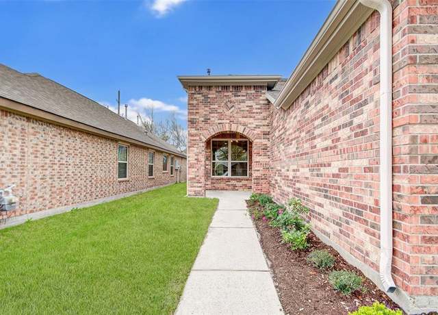 Property at 1610 Thornhollow Dr, Houston, TX 77014, 4 beds, 2.5 baths