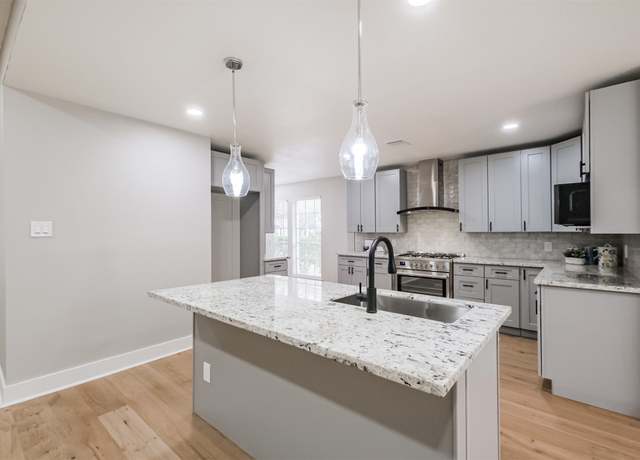 Property at 10903 Holly Springs Dr, Houston, TX 77042, 4 beds, 2.5 baths