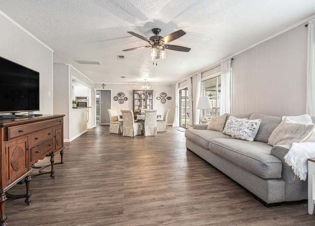 Property at 3606 Canterbury Dr, Baytown, TX 77521, 3 beds, 2 baths