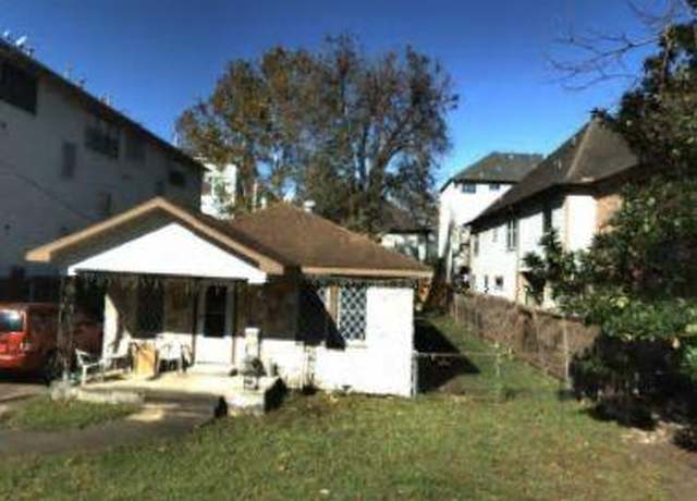 Property at 5114 Eigel St, Houston, TX 77007, 3 beds, 1 bath