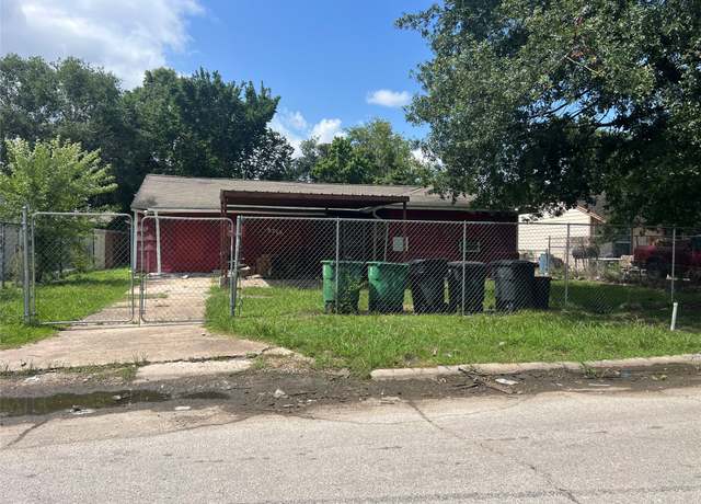 Property at 5719 Southwind St, Houston, TX 77033, 3 beds, 1 bath