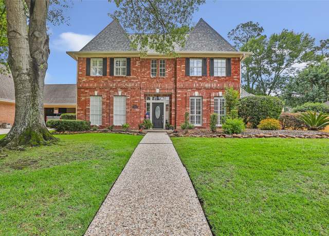 Property at 5810 Redwood River Dr, Kingwood, TX 77345, 4 beds, 3.5 baths