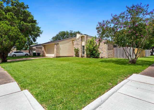 Property at 15902 Pryor Dr, Houston, TX 77489, 3 beds, 2 baths