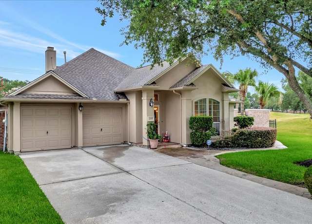 Property at 2316 Flagship Ct, League City, TX 77573, 4 beds, 3 baths