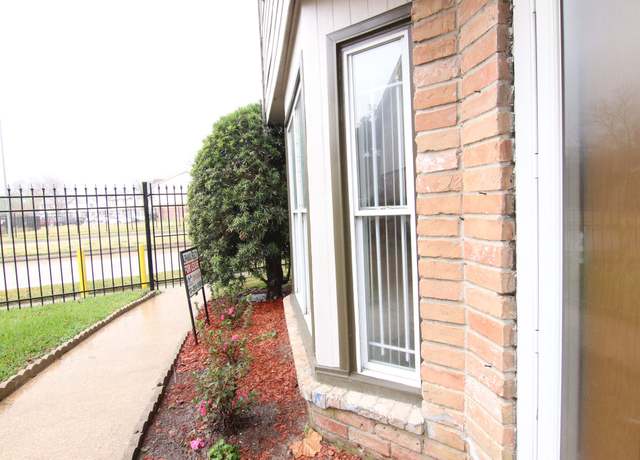 Property at 9357 Springmont Dr, Houston, TX 77080, 3 beds, 2.5 baths