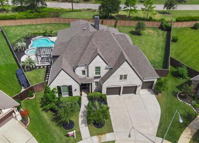 Property at 10002 Galileo Ln, Rosharon, TX 77583, 4 beds, 3 baths