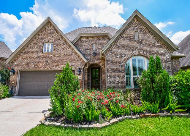 Property at 2334 Twin Rose Dr, Missouri City, TX 77459, 3 beds, 3.5 baths