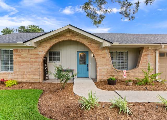 Property at 2605 Perry Ln, Alvin, TX 77511, 3 beds, 2 baths
