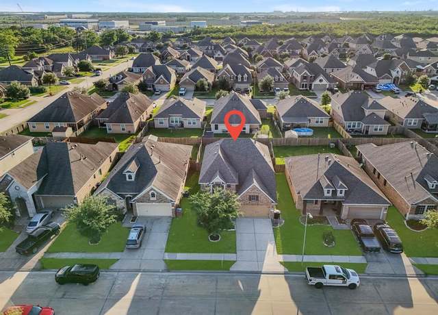 Property at 8315 Egret Bay Cir, Baytown, TX 77523, 5 beds, 3.5 baths