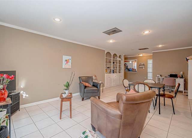 Property at 12984 Trail Hollow Dr Unit 2984A, Houston, TX 77079, 2 beds, 2 baths