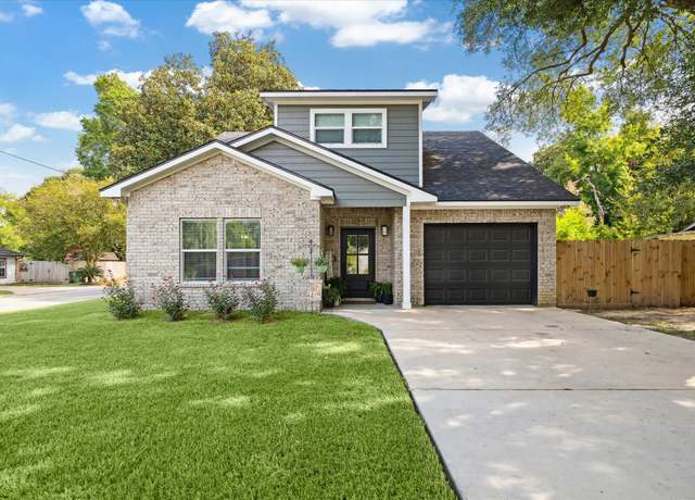 Property at 2201 Maple St, Liberty, TX 77575, 4 beds, 2.5 baths