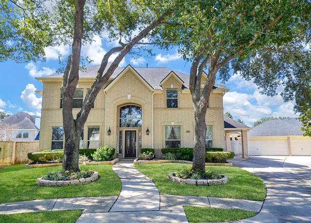 Property at 13410 Goldenmere Ct, Sugar Land, TX 77498, 5 beds, 4 baths