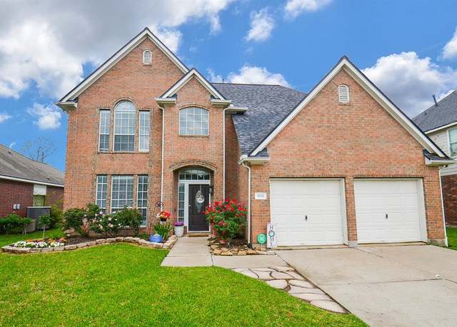 Property at 1515 Summer Forest Dr, Sugar Land, TX 77479, 4 beds, 2.5 baths