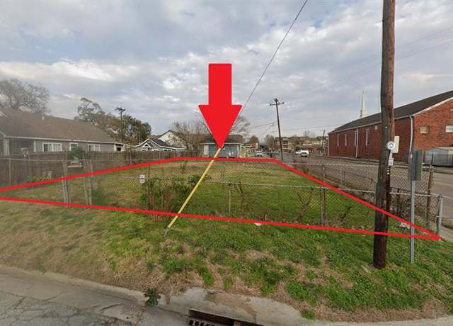 Property at 4202 Billingsley St, Houston, TX 77009